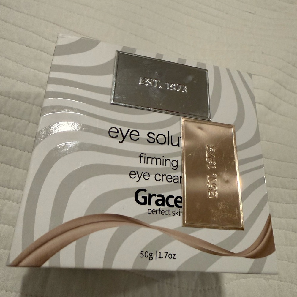 Grace Eye Solution Firming Cream with Silver and Gold Accents - Picture 2 of 2